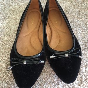 Naturalizer Flats Racie Black Velvet Shoes 8